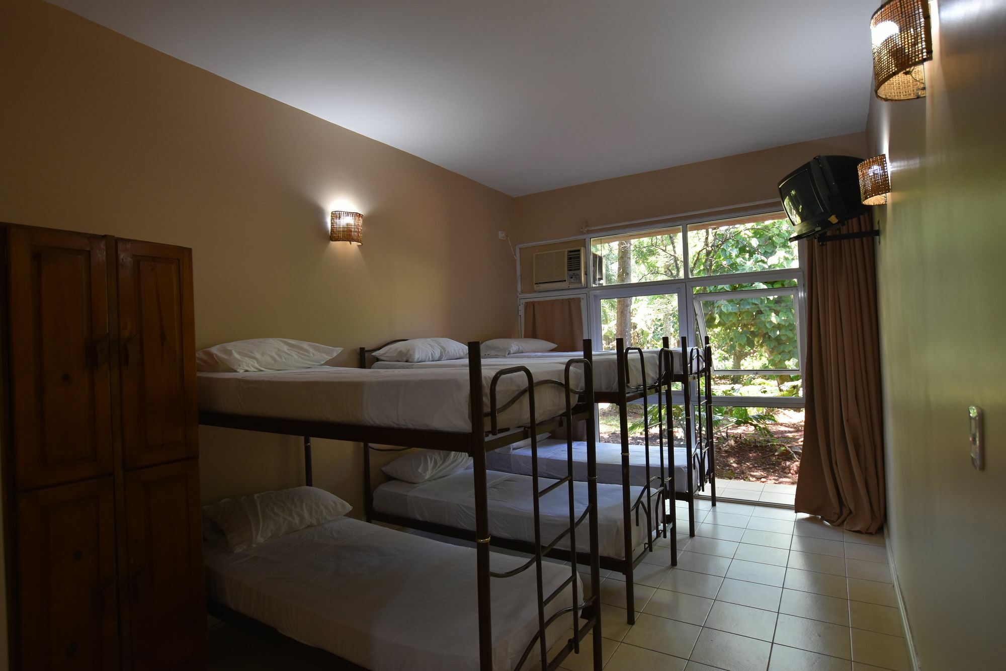 Tangoinn Club Iguazu Party Luxury Hostel بويرتو إجوازو المظهر الخارجي الصورة