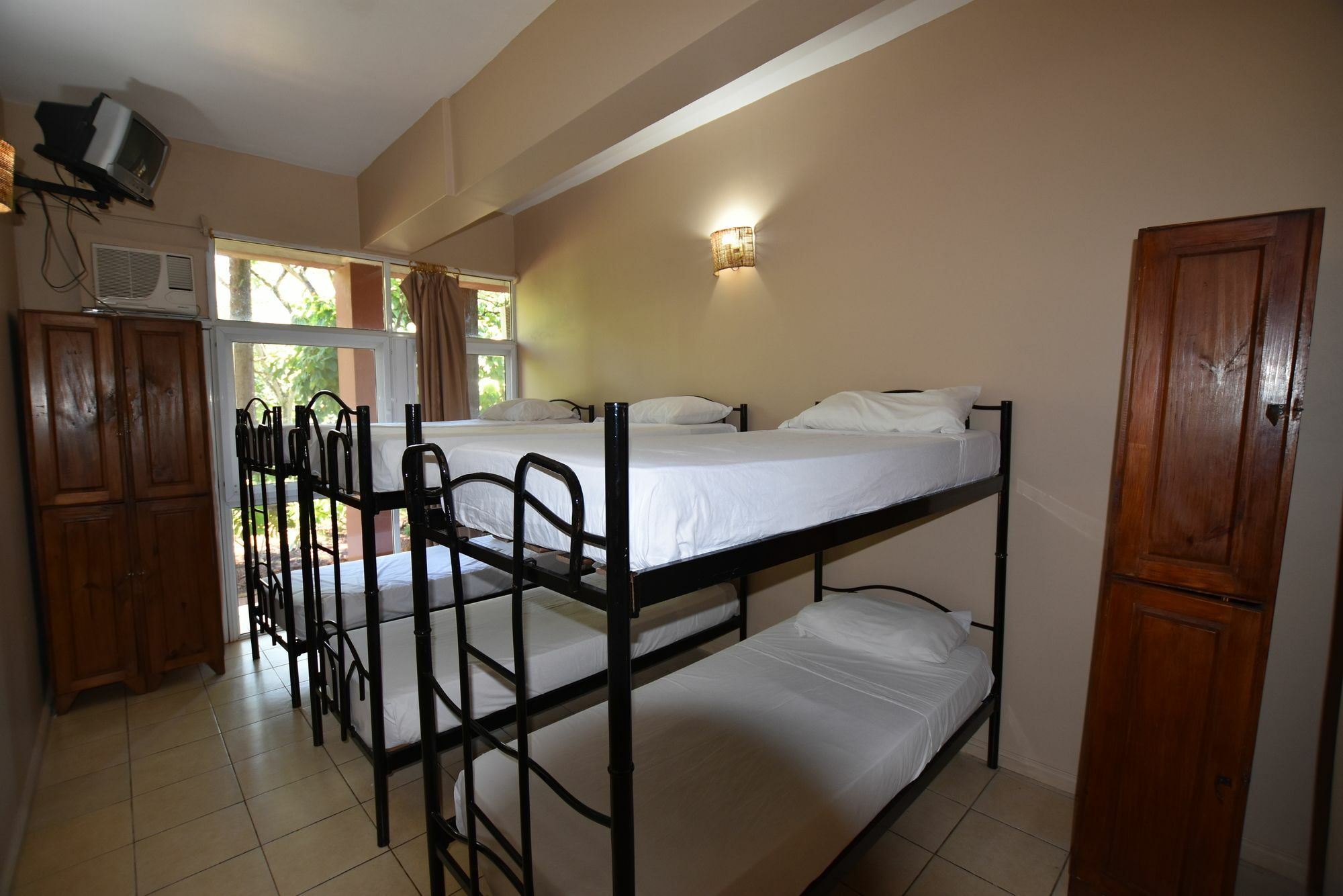 Tangoinn Club Iguazu Party Luxury Hostel بويرتو إجوازو المظهر الخارجي الصورة